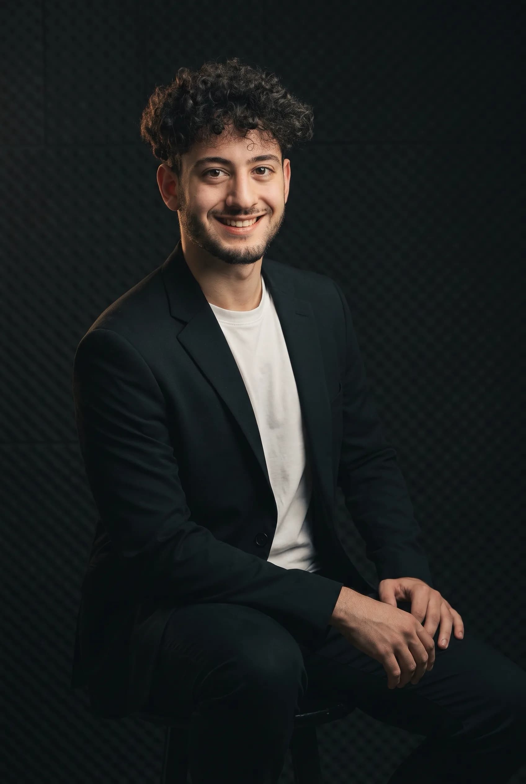 home contact portrait